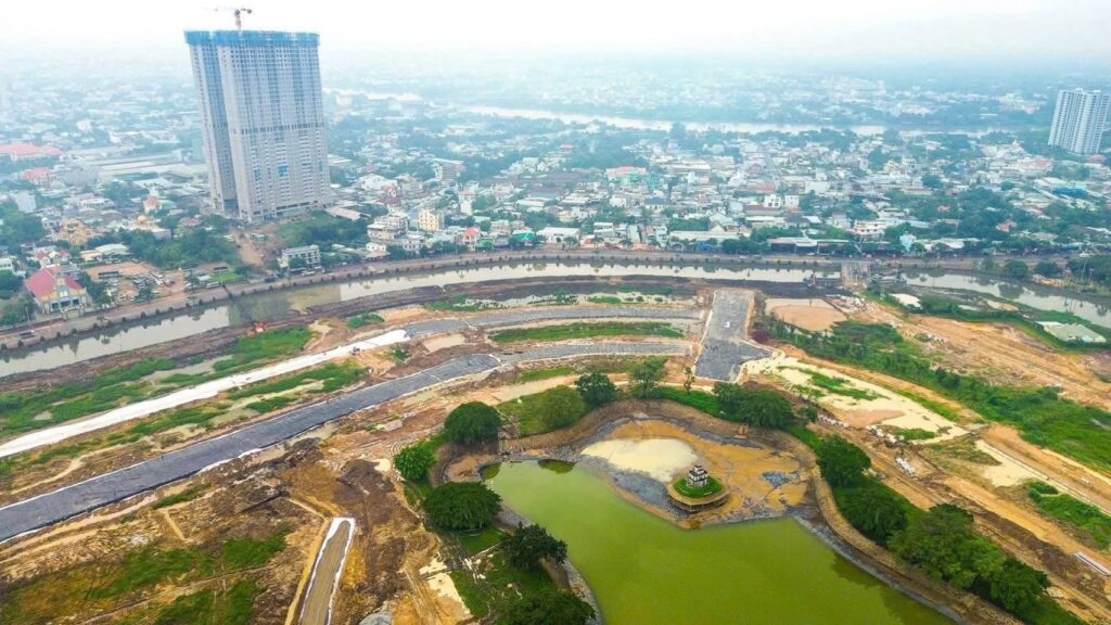 hồ gươm xanh đang thi công hạ tầng